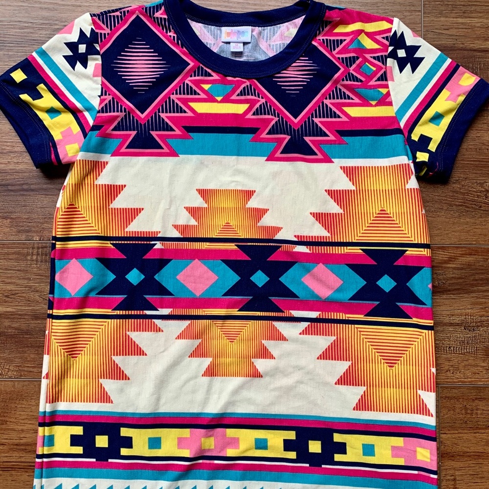 LuLaRoe Liv Tee, Brand New